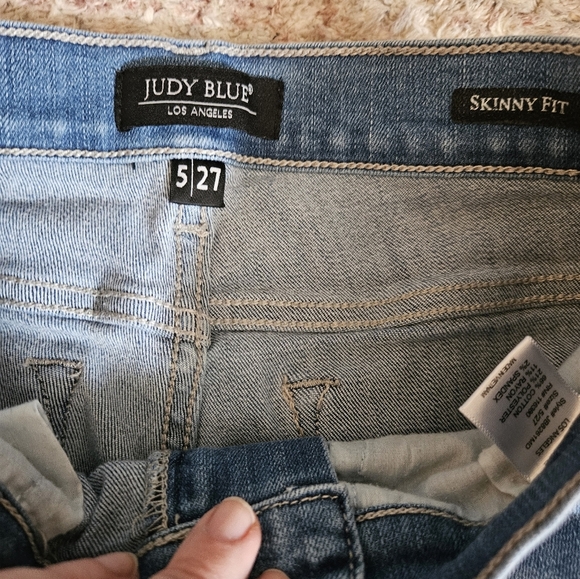 Judy Blue Distressed Blue Denim Jeans. Size 5/27 skinny - Picture 3 of 10